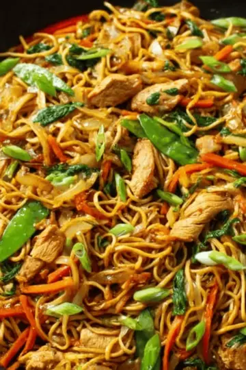 Chicken Chow Mein {Quick Recipe}