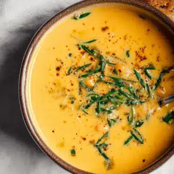 Creamy Roasted Garlic Chickpea Soup