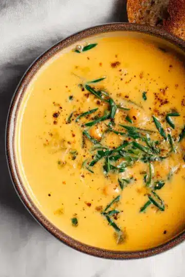 Creamy Roasted Garlic Chickpea Soup