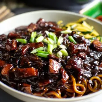 Korean Black Bean Sauce Noodles (Jajangmyeon)